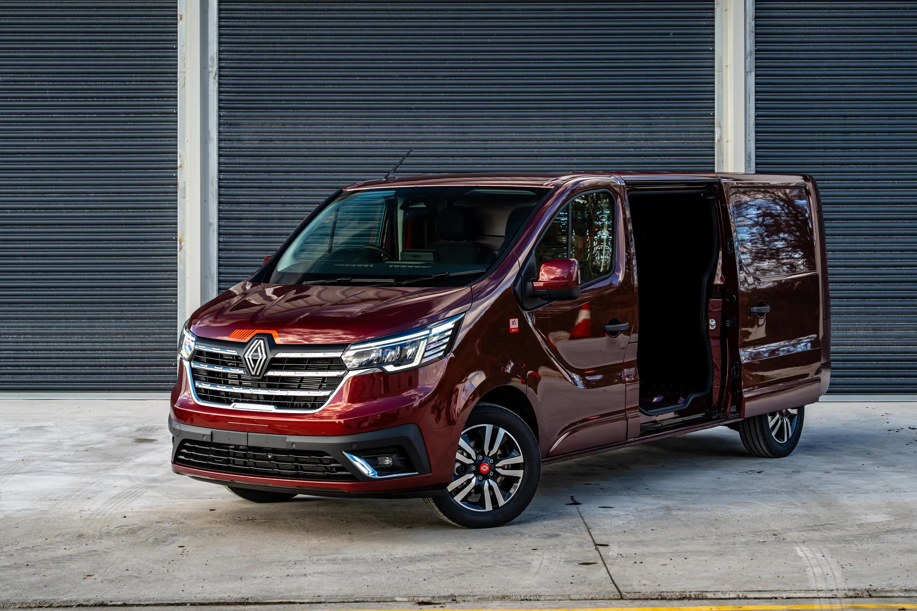 Reynolds Commercials Renault Trafic Front – TN Media