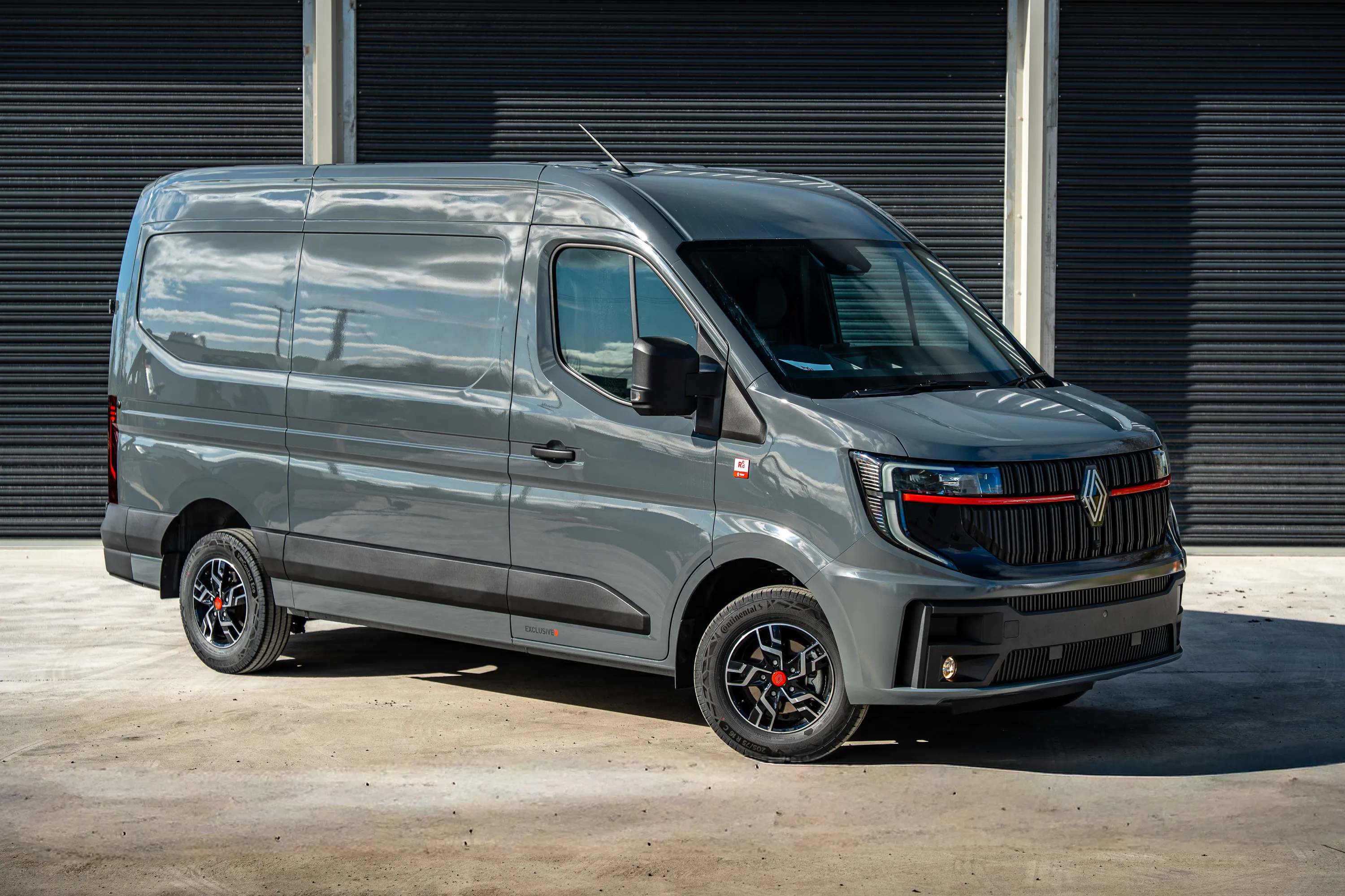 Reynolds Commercials Renault Master Side – TN Media